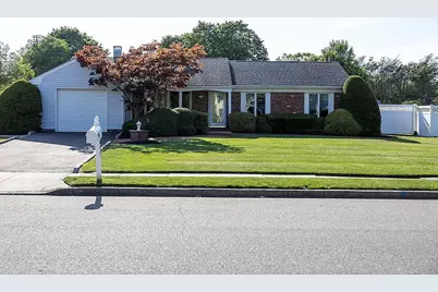 442 China Road, Sayville, NY 11782 - Photo 1