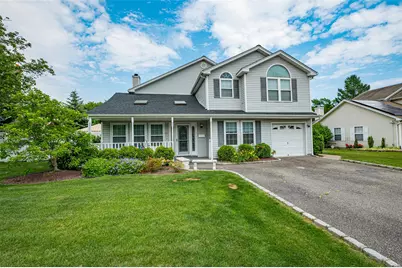 139 Paris Court, West Islip, NY 11795 - Photo 1