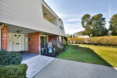 100 Palo Alto Drive, Plainview, NY 11803 - Photo 1