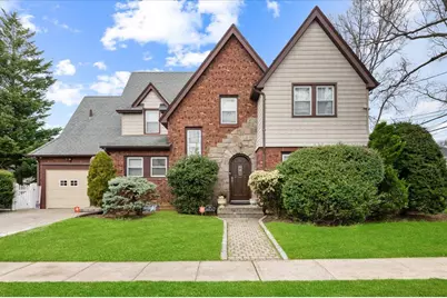 135 Mayfair Avenue, Floral Park, NY 11001 - Photo 1