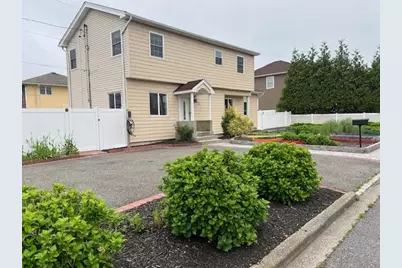 1 E Saltaire Road, Lindenhurst, NY 11757 - Photo 1