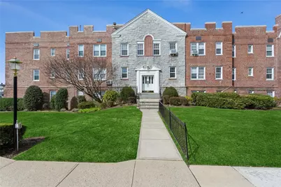 108 S Village Avenue #3D, Rockville Centre, NY 11570 - Photo 1