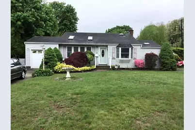 10 Fern Place, Bay Shore, NY 11706 - Photo 1