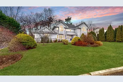 10 Carlyle Drive, Glen Cove, NY 11542 - Photo 1
