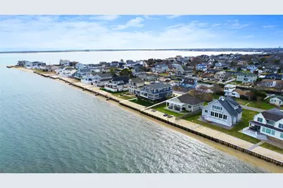 15 Shinnecock Road, East Quogue, NY 11942 - Photo 1