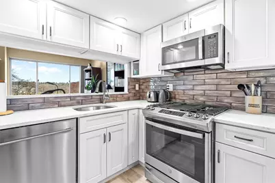 10 Stewart Place #6AW, White Plains, NY 10603 - Photo 1