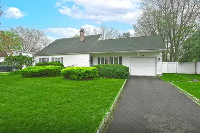 18 White Pine Way, Medford, NY 11763 - Photo 1