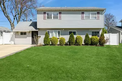 7 Bunker Lane, Hicksville, NY 11801 - Photo 1