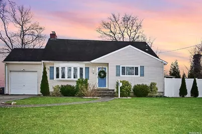 24 Southwood Lane, North Babylon, NY 11703 - Photo 1