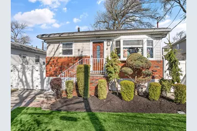 2105 N Railroad Avenue, New York, NY 10306 - Photo 1