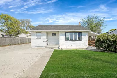 1739 5th Avenue, Bay Shore, NY 11706 - Photo 1