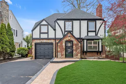 14 Dover Court, Rockville Centre, NY 11570 - Photo 1