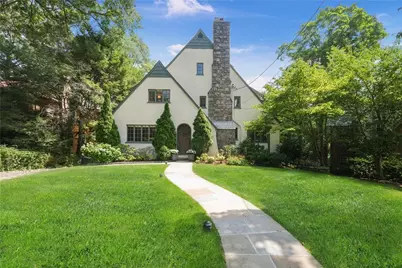 4 Ridgecrest E, Scarsdale, NY 10583 - Photo 1