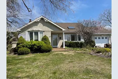 2 Bay Place, Bay Shore, NY 11706 - Photo 1