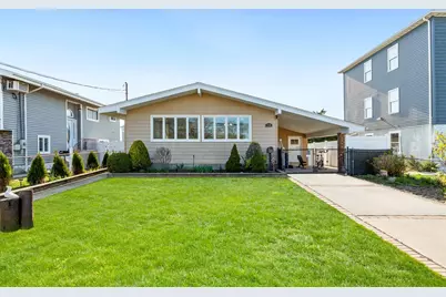 746 S Ocean Avenue, Freeport, NY 11520 - Photo 1