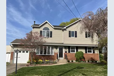 39 Rosella Court, West Babylon, NY 11704 - Photo 1