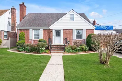 62 Fairfield Lane, New Hyde Park, NY 11040 - Photo 1