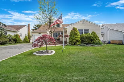 99 Knollwood Drive, Carle Place, NY 11514 - Photo 1