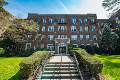 12 Hamilton Place #C10, Garden City, NY 11530 - Photo 1