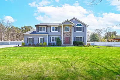 981 Baldwin Path, Dix Hills, NY 11746 - Photo 1