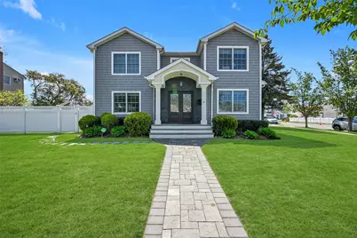 11 Knickerbocker Road S, Plainview, NY 11803 - Photo 1