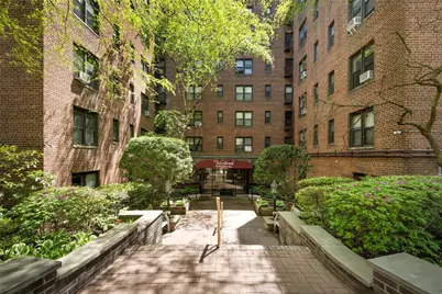 10 Franklin Avenue #2P, White Plains, NY 10601 - Photo 1