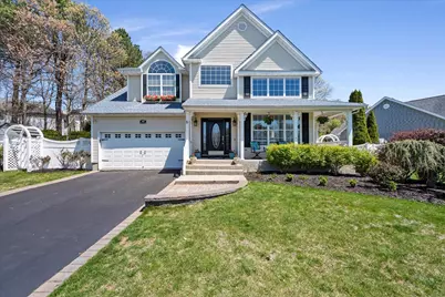 40 Shadyview Crossing, Manorville, NY 11949 - Photo 1