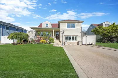 86 Jefferson Avenue, Island Park, NY 11558 - Photo 1