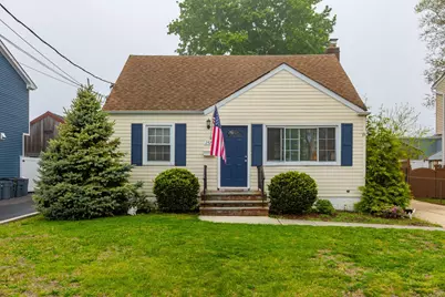 257 South 11th Street Street, Lindenhurst, NY 11757 - Photo 1