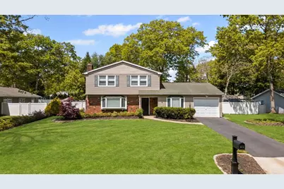 9 Welbourn Lane, Coram, NY 11727 - Photo 1