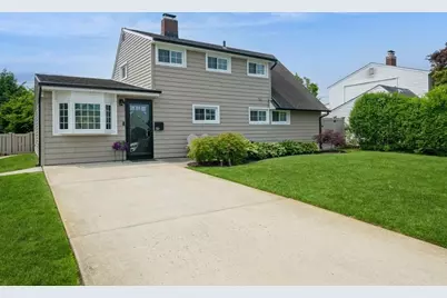 59 Springtime Ln S, Levittown, NY 11756 - Photo 1