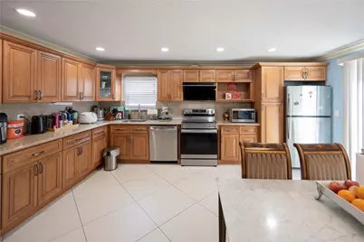 106 Parkview Street, Plainview, NY 11803 - Photo 1