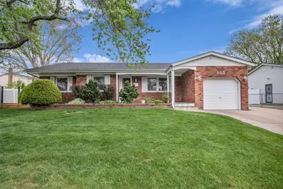 257 New Hampshire Avenue, Bay Shore, NY 11706 - Photo 1