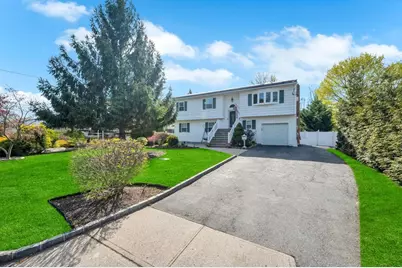 1584 N Gardiner Drive, Bay Shore, NY 11706 - Photo 1