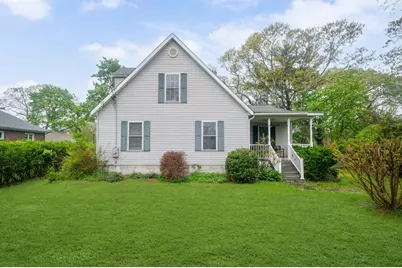 77 Woodhull Avenue, Riverhead, NY 11901 - Photo 1