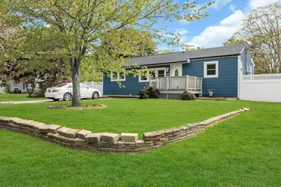 569 Oak Avenue, Bohemia, NY 11716 - Photo 1