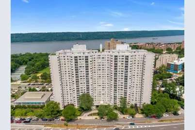 3333 Henry Hudson Parkway #23EF, Bronx, NY 10463 - Photo 1
