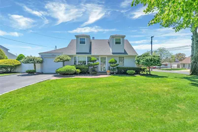 15 Argyle Place, Massapequa, NY 11758 - Photo 1