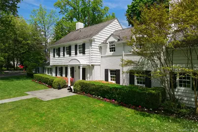 25 The Oaks, Roslyn, NY 11576 - Photo 1