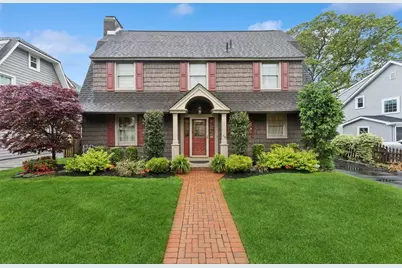 32 Lexington Street, Rockville Centre, NY 11570 - Photo 1