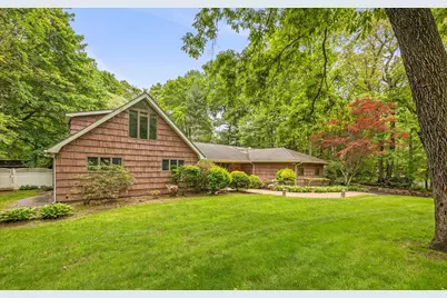 16 W Mall Drive, Huntington, NY 11743 - Photo 1