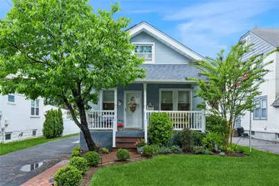 85 Lexington Avenue, Malverne, NY 11565 - Photo 1