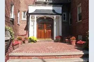 55 Grand Avenue Avenue #5G, Rockville Centre, NY 11570 - Photo 1