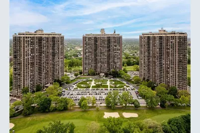 270-10 Grand Central Parkway #11V, Floral Park, NY 11005 - Photo 1