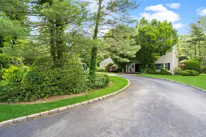 2 Harbor Court W, Roslyn, NY 11576 - Photo 1