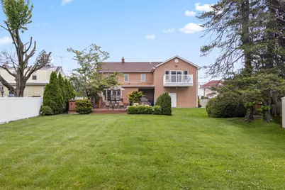 13 Evans Avenue, Albertson, NY 11507 - Photo 1