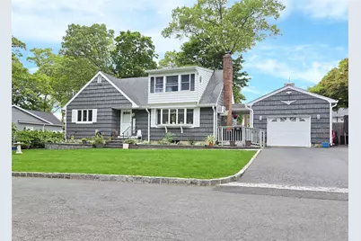 264 N 5th Street, Ronkonkoma, NY 11779 - Photo 1