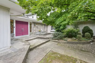 8 Lisa Lane, New City, NY 10956 - Photo 1