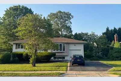 39 Seneca Drive, Commack, NY 11725 - Photo 1