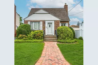 462 Locust Terrace, West Hempstead, NY 11552 - Photo 1